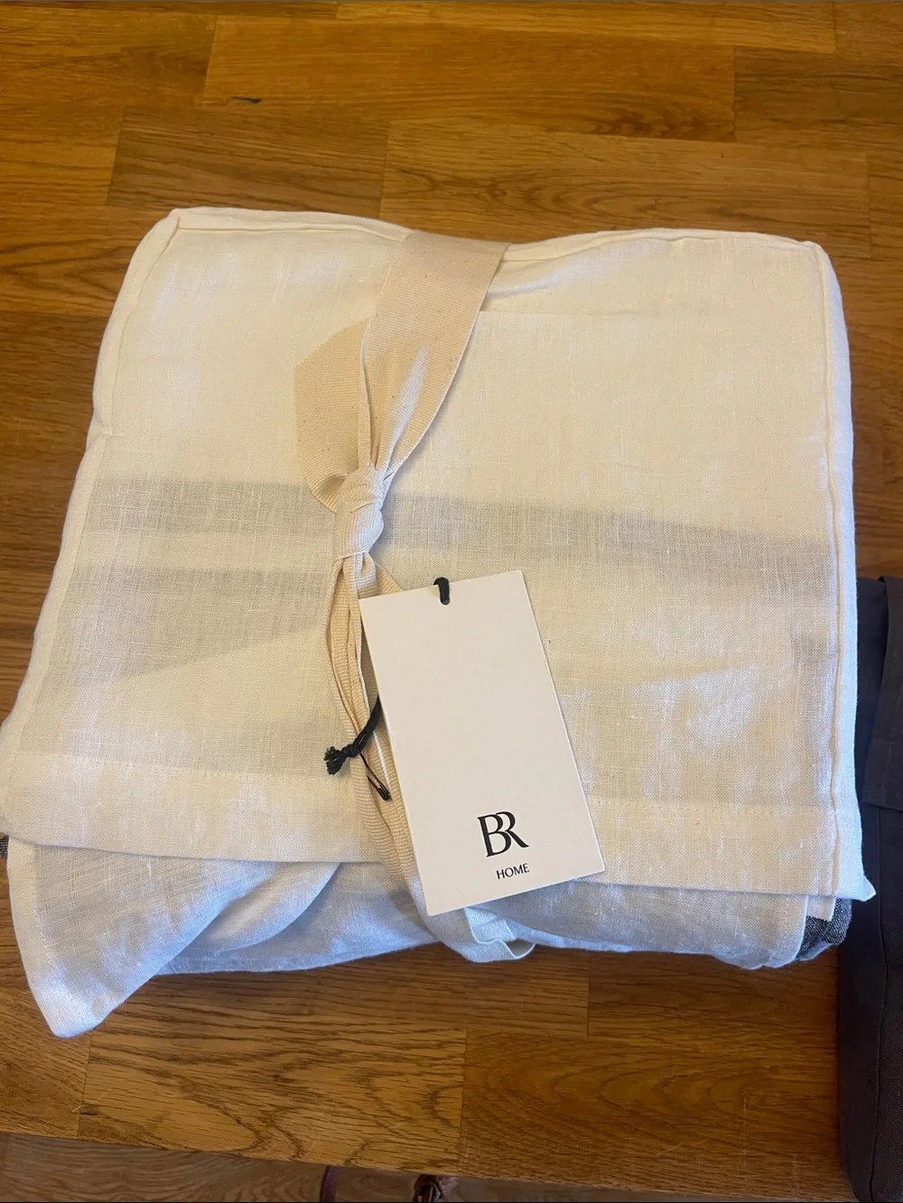 Banana Republic crisp linen